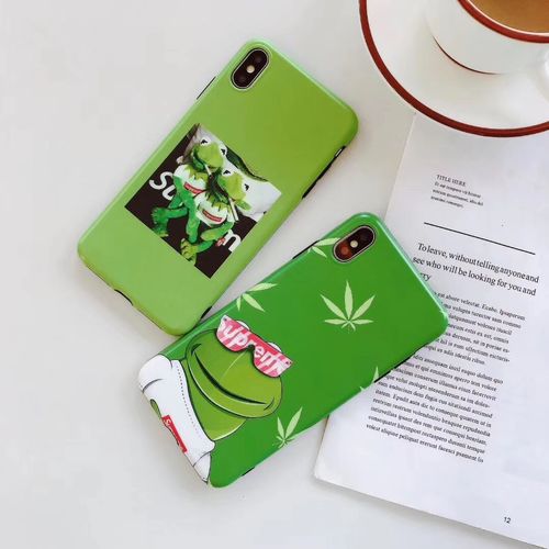 Green frog leaves matte phone case