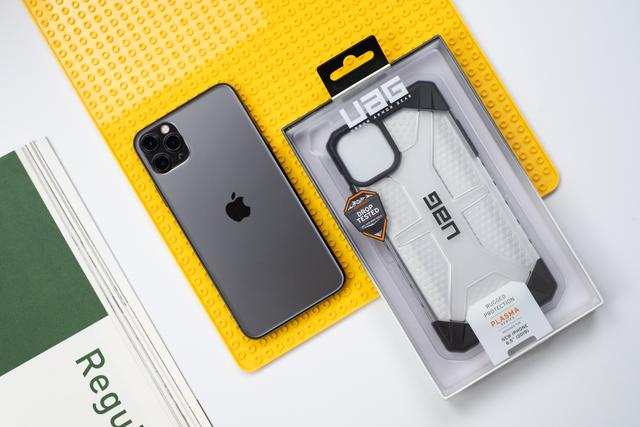 UAG iPhone 11 Diamond Series Phone Case