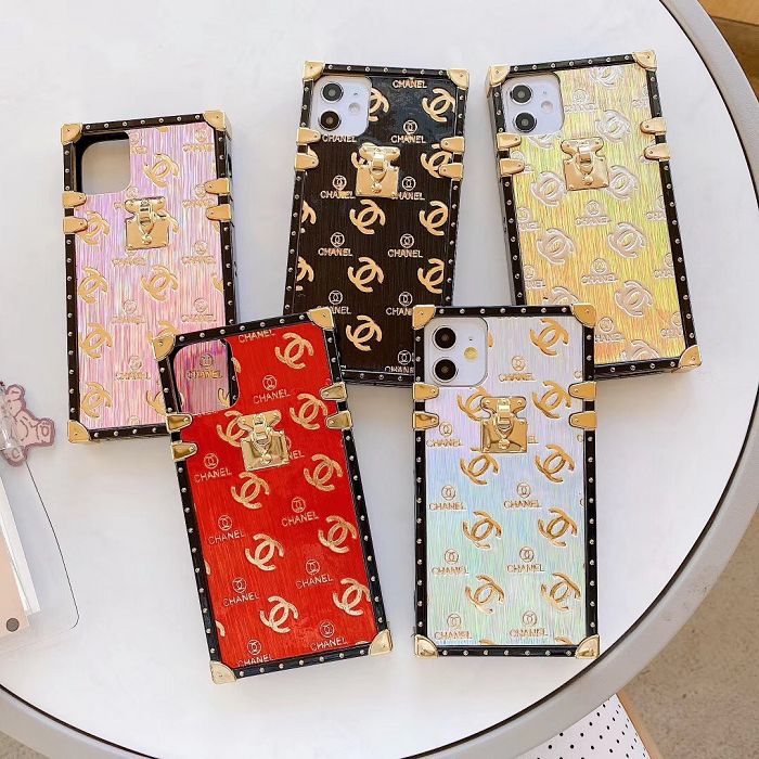 Embossing Chanel 7 / 7 plus / x / xr / xs max / 11 / 11 pro / 11 pro max case